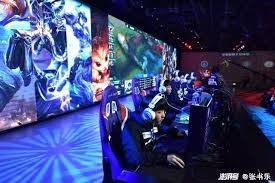 世体：巴萨19岁后卫奥尔梅多随一队训练，有望入选补赛名单