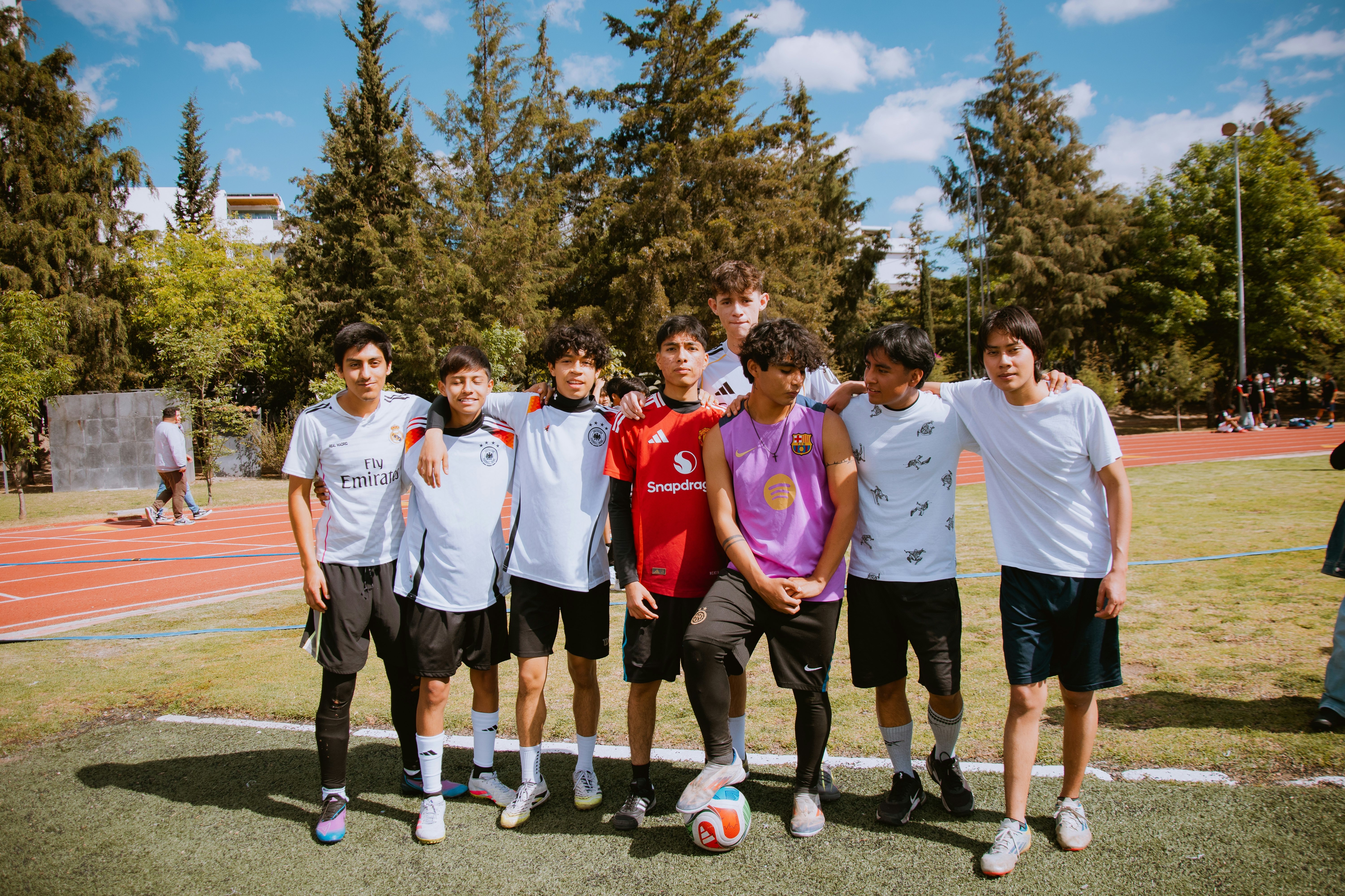 14场0球！全队最低分！皇马1.5亿巨星已59天没进球 向对手竖3手指