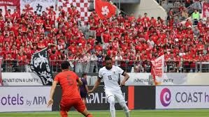 上海市政府向海港赠送冠军贺礼：木雕雄鹰和冠军奖杯刺绣