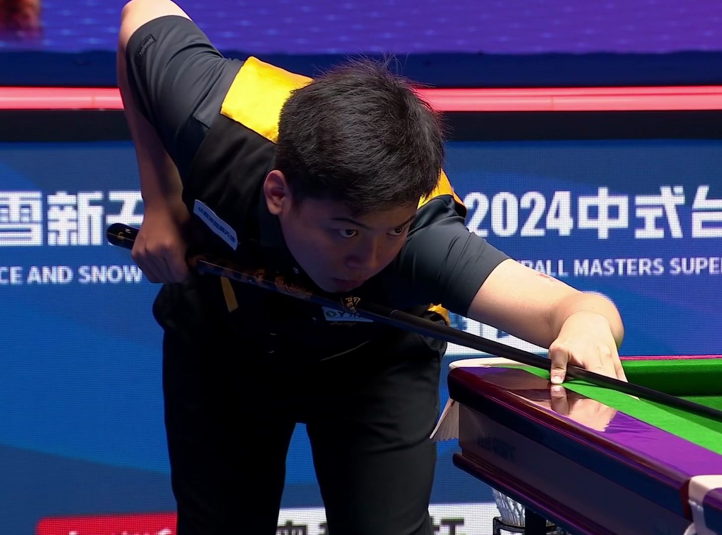 他看起来恢 他看起来恢