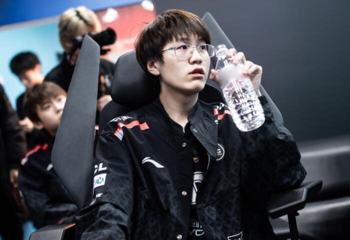 任的同时 任的同时